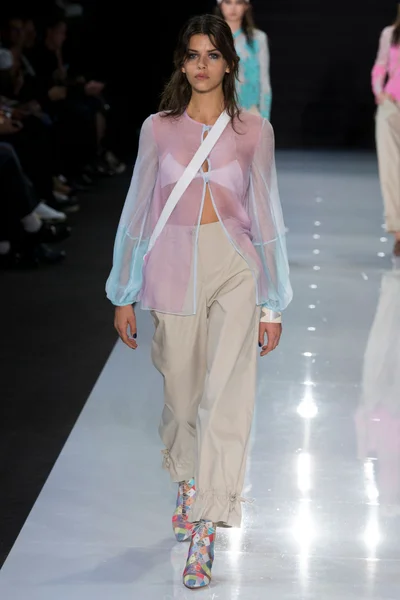 Look 64